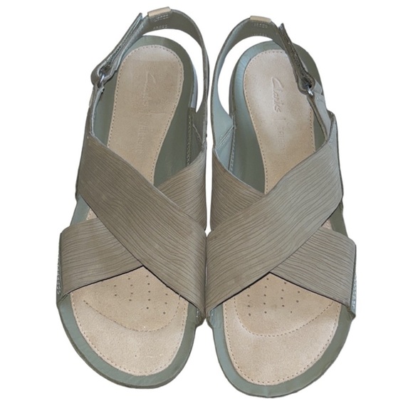 Clarks Tri Chloe Slingback Flat Sandals Beige Size 9.5 - Picture 2 of 10